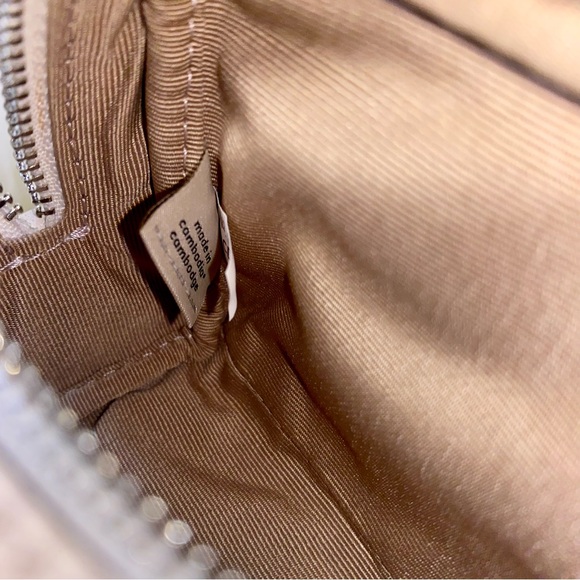 Coach Cherry print 🍒 wristlet pouch New - Picture 10 of 13